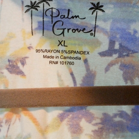 Women's blouse - Picture 2 of 3